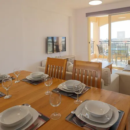 Royal Seacrest Crown-jewel, 2b, Pools, Sea, Center Apartamento