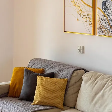 Royal Seacrest Crown-jewel, 2b, Pools, Sea, Center Appartamento Paphos