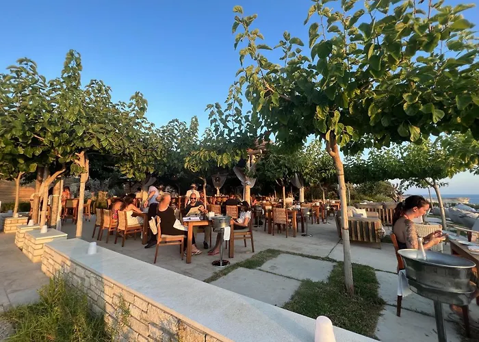 Royal Seacrest Crown-jewel, 2b, Pools, Sea, Center アパート