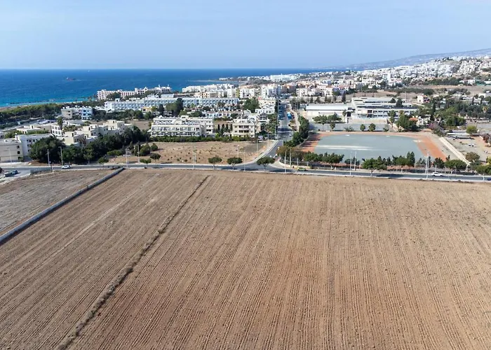 Royal Seacrest Crown-jewel, 2b, Pools, Sea, Center *