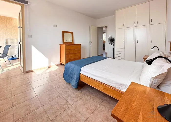 Royal Seacrest Crown-jewel, 2b, Pools, Sea, Center アパート