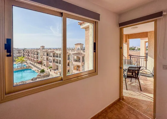 Royal Seacrest Crown-jewel, 2b, Pools, Sea, Center *