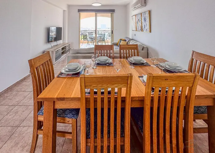 Royal Seacrest Crown-jewel, 2b, Pools, Sea, Center Apartmán *